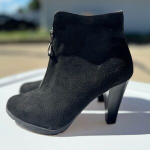 Elegant Black Ankle Boots white mountain size 6 new